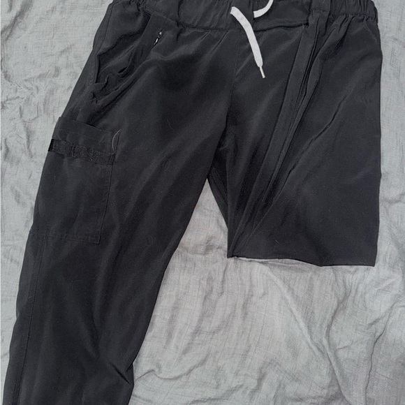 Scrubs - Picture 1 of 3